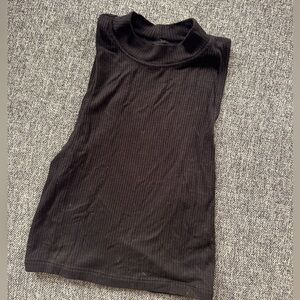 Crop turtle neck cutoff top